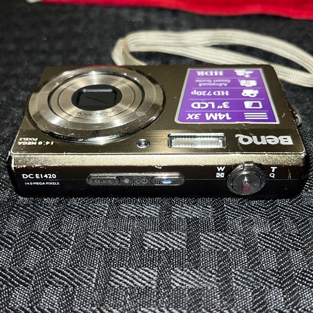 BenQ 14MP Digital Camera - Bronze - Picture 3 of 4